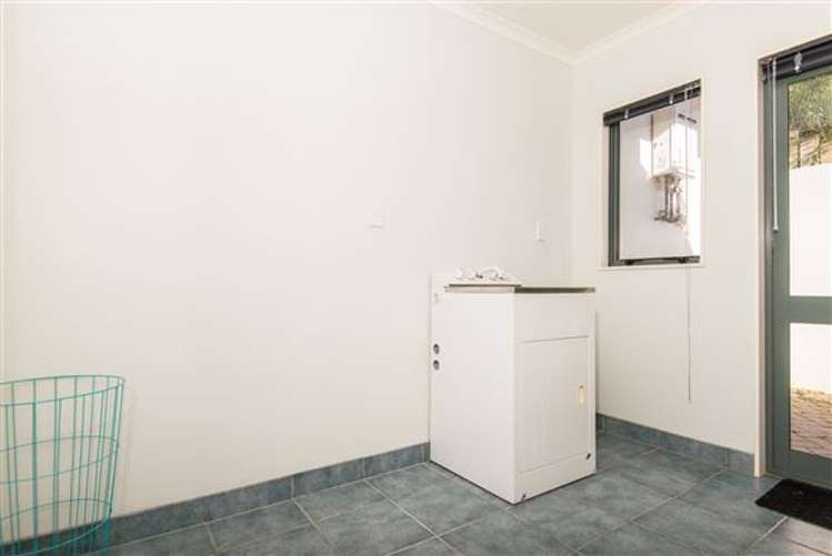 9 Becker Way Karori_10