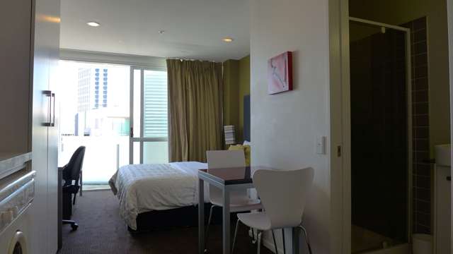 2304/10 Waterloo Quadrant Auckland Central_4