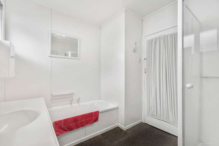 85 Old Lake Road Narrow Neck_10