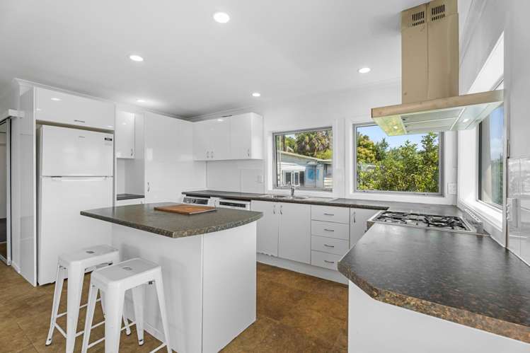 16 Erua Road Ostend_6