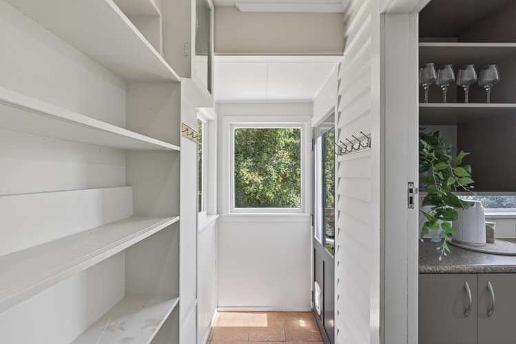 136A Seaview Road Westown_16