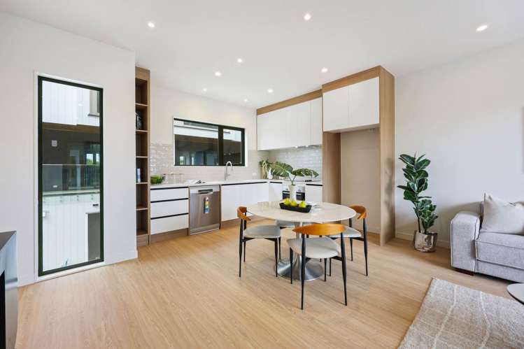 10-17/4 Springbank Lane Te Atatu Peninsula_13