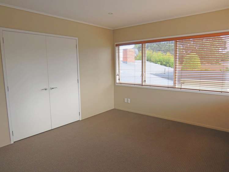 26 Dennis Avenue Hillpark_21