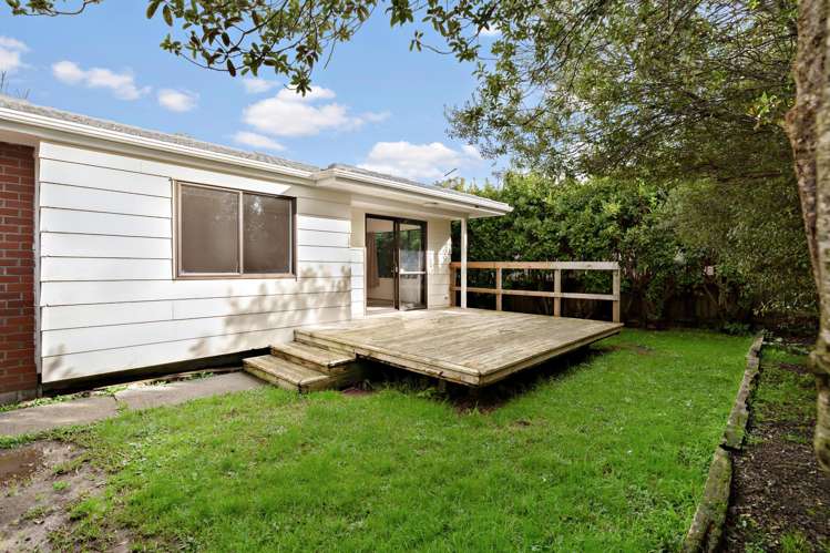 1 and 2/58 St Annes Crescent Wattle Downs_22