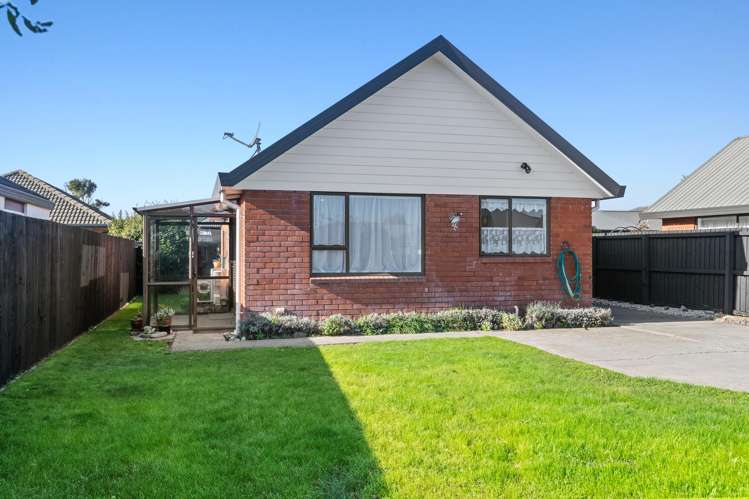 2/20 Kirsten Place Parklands_17