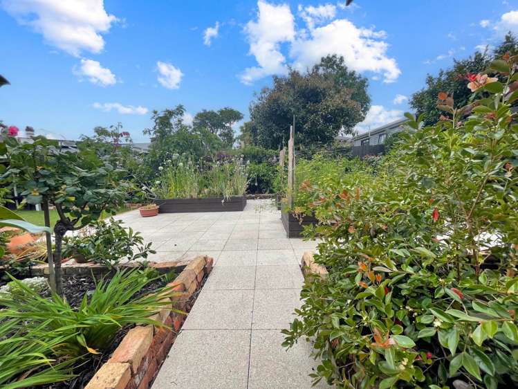 1 Fairholme Avenue Epsom_16
