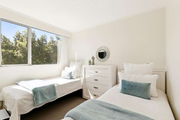 44 Akaroa Drive Maupuia_6