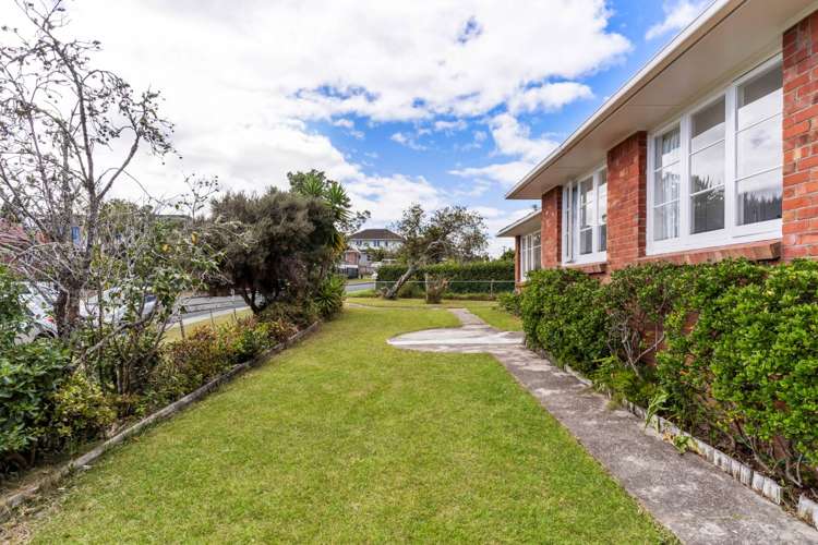 18 Essex Street Te Atatu South_16