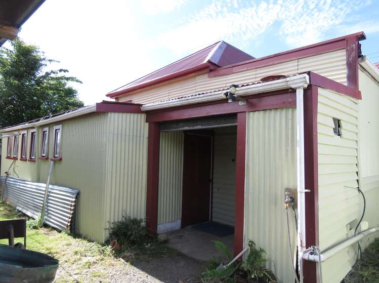 69 Shiel Street Reefton_9