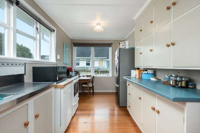 22a Twenty First Avenue 1068_3