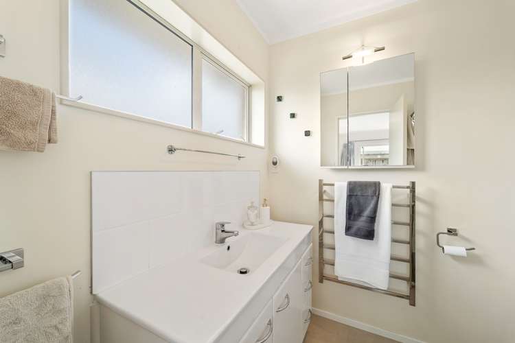 39 Lakeside Drive Orewa_21