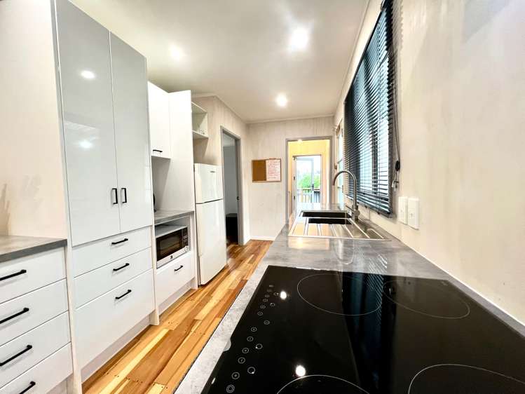 4 Upper Cross Street Raglan_11