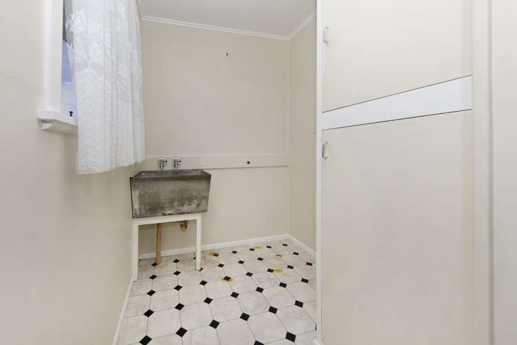 41 Nile Road Kelston_11