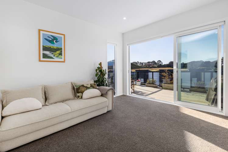 32 Hokioi Drive Kenepuru_10
