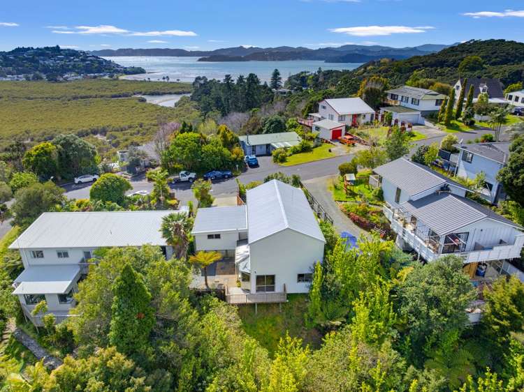 17 Tui Grove Paihia_23