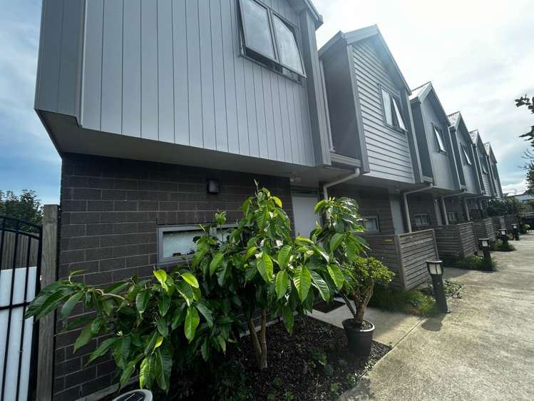 Moor Avenue Te Atatu Peninsula_0