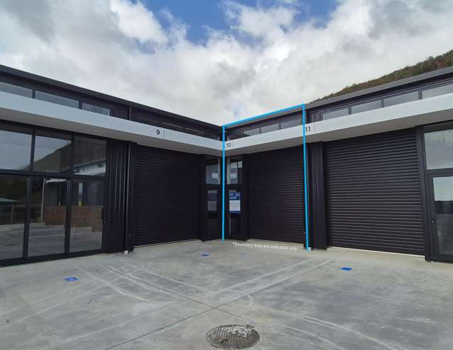 Expansive Commercial Warehouse in Nikau Junction