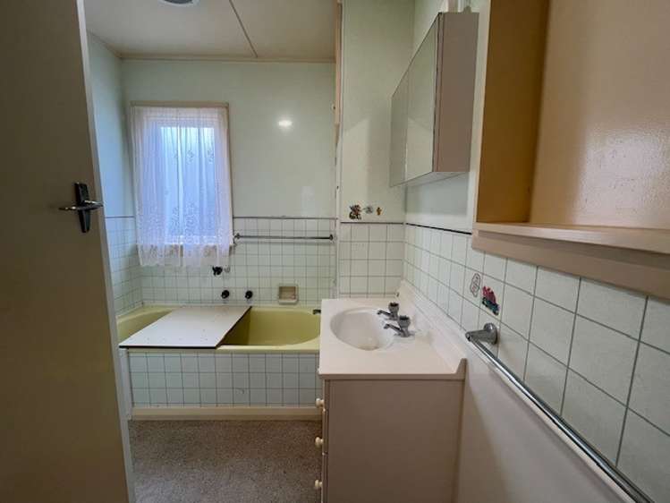 186 Preston Road 10446_7