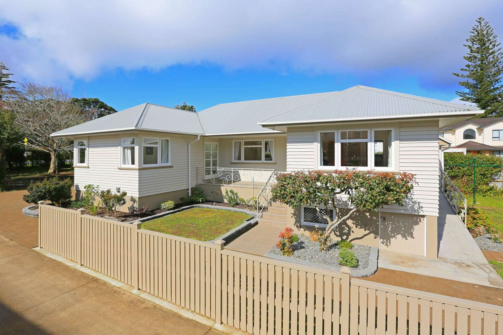 72 Te Atatu Road Te Atatu South_0