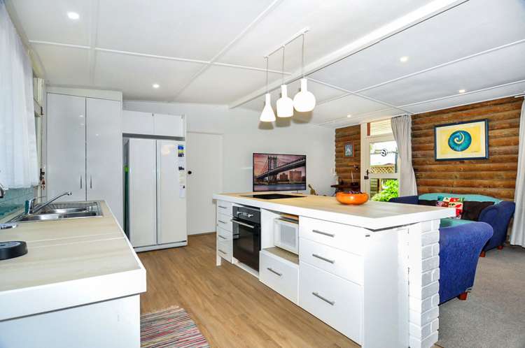 305 Linton Crescent Whangamata_8