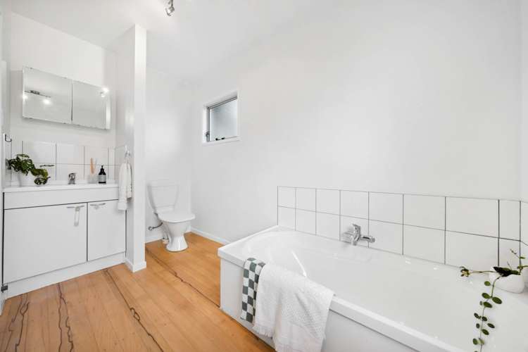 2/56 Waipani Road Te Atatu Peninsula_14