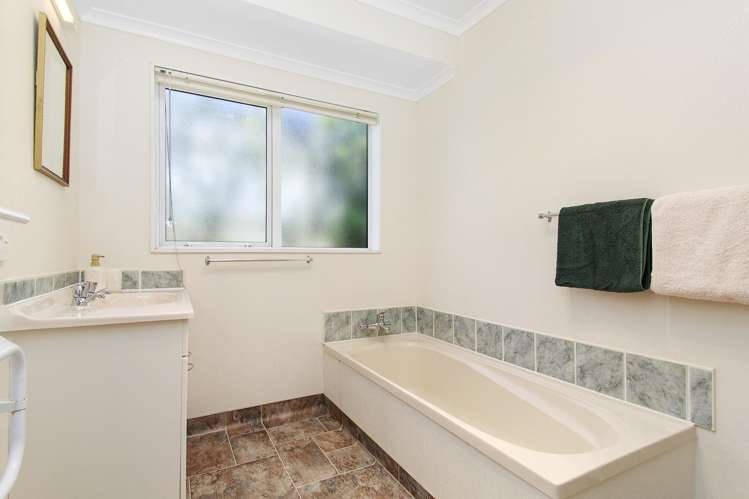 131 Woodman Drive Tawa_13