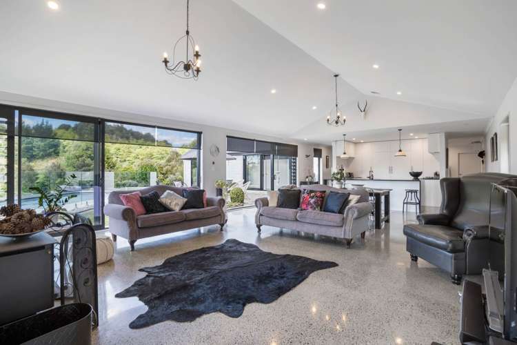 135 Dunn Road Ararimu_1