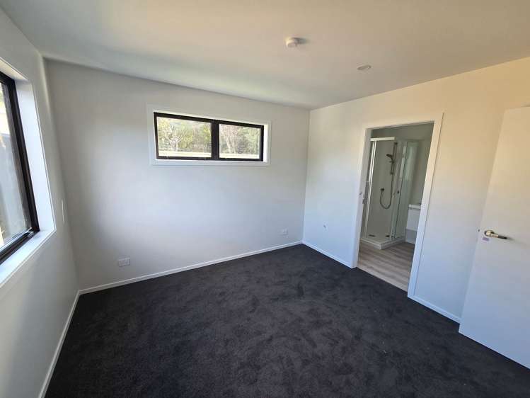 A/235 Main Road Tawa_8