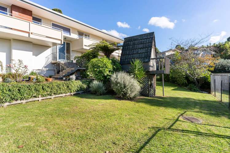 56 Mayfair Crescent Mairangi Bay_33