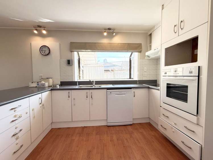 2 Isola Place Manukau_11