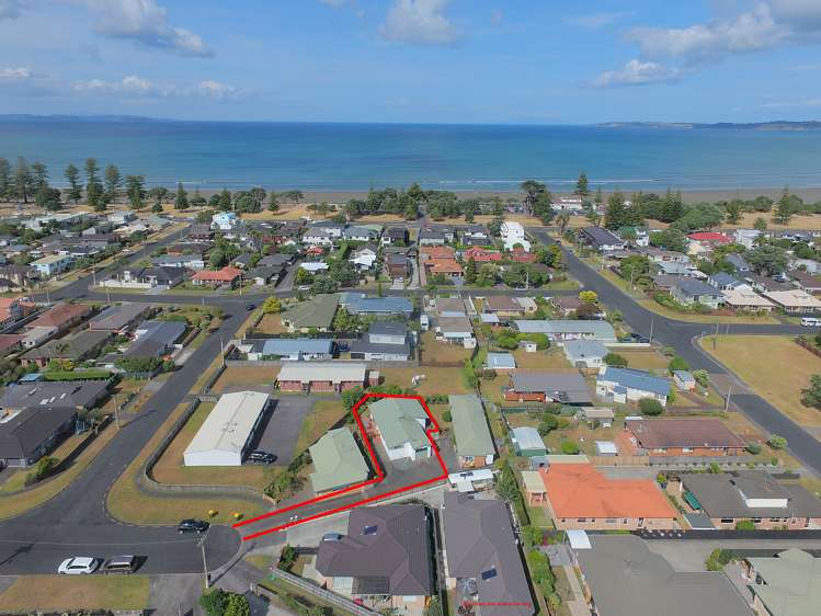 2/10 Ross Crescent Orewa_19