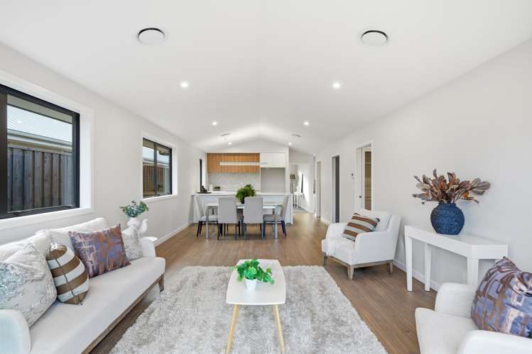 15 Frederick Busch Crescent_4