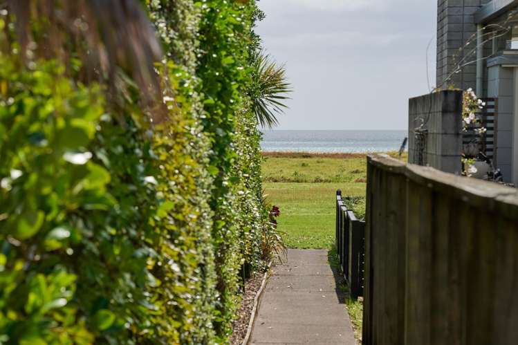 156 Sands Crescent Matarangi_17