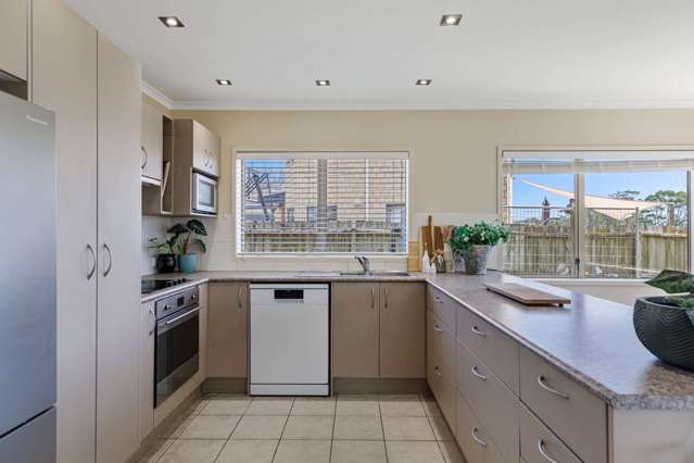 34 Aitkenhead Court Parakai_3