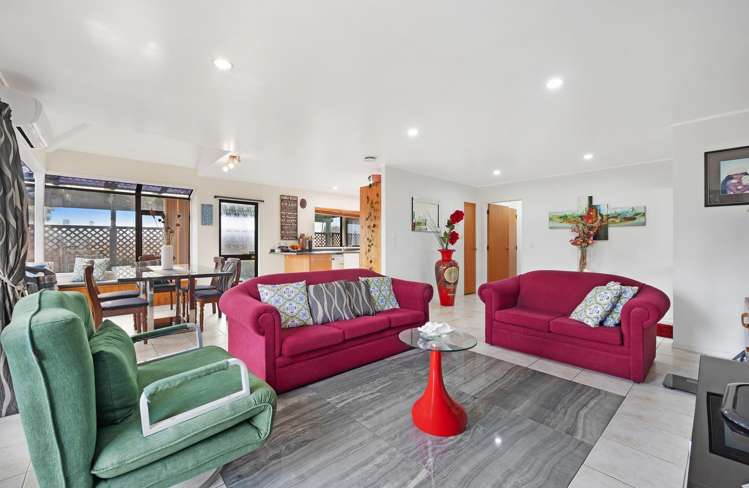 2/55 Aviemore Drive Highland Park_3