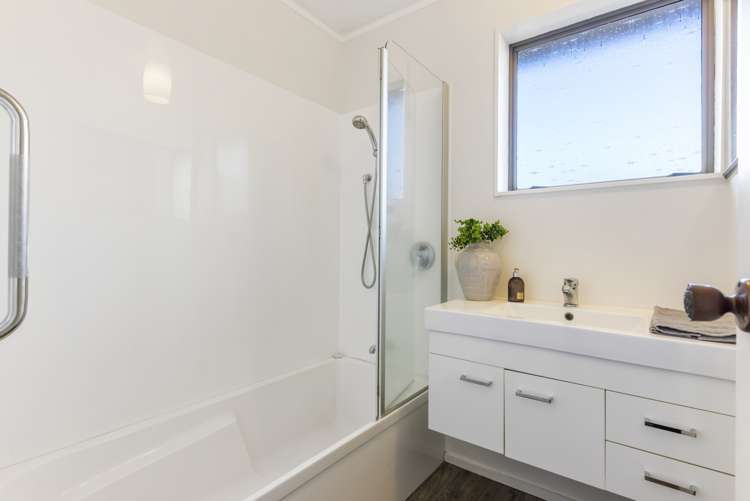 2/49 Butley Drive Farm Cove_7