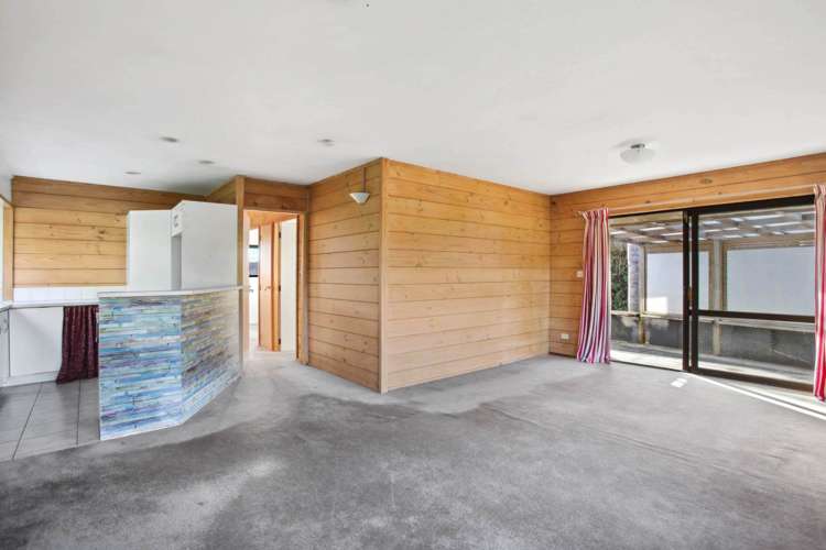 13 Valerie Crescent Okura_16