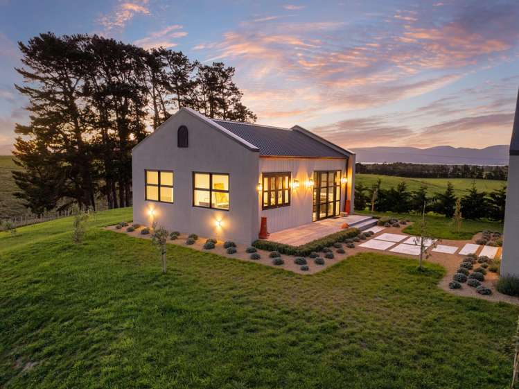 83 Charles Robert Drive Kahutara_26