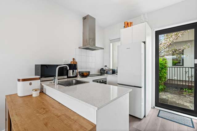 Elegant, Freehold, Functional