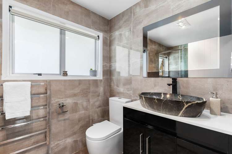 2/15 Vivian Wilson Drive Eastern Beach_20