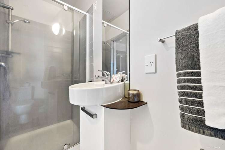 1115/10 Waterloo Quadrant Auckland Central_5