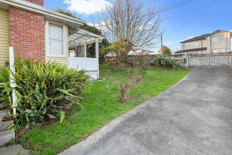 24 Waione Avenue Te Atatu Peninsula_10