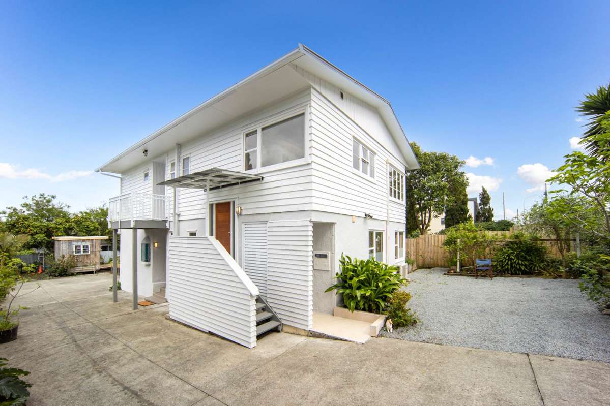 105 & 105A Richardson Road_5