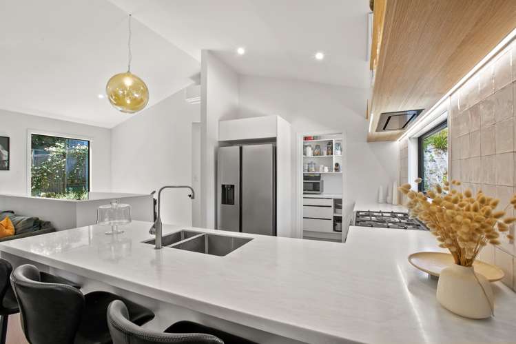 6e Burns Street Westown_10