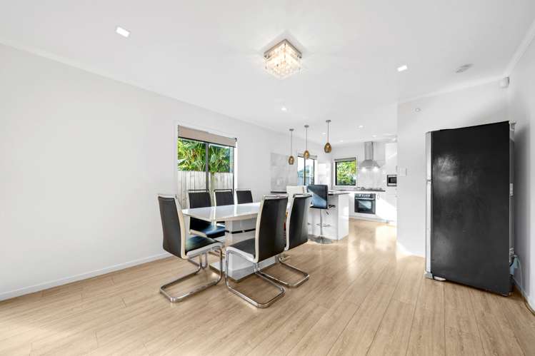 1/33 Challen Close Conifer Grove_10