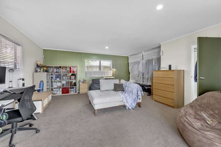 15 Waikaremoana Place Pakuranga Heights_16