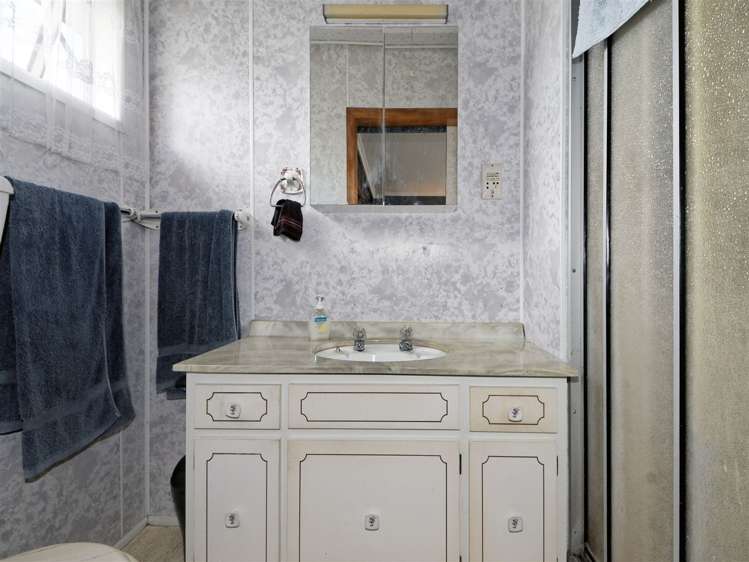 36 Buscomb Avenue Henderson_21