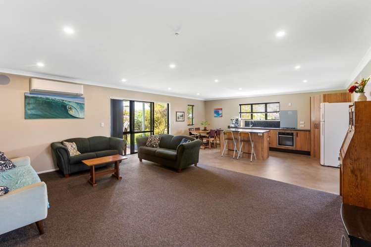 22 Kiharoa Street Otaki Beach_18