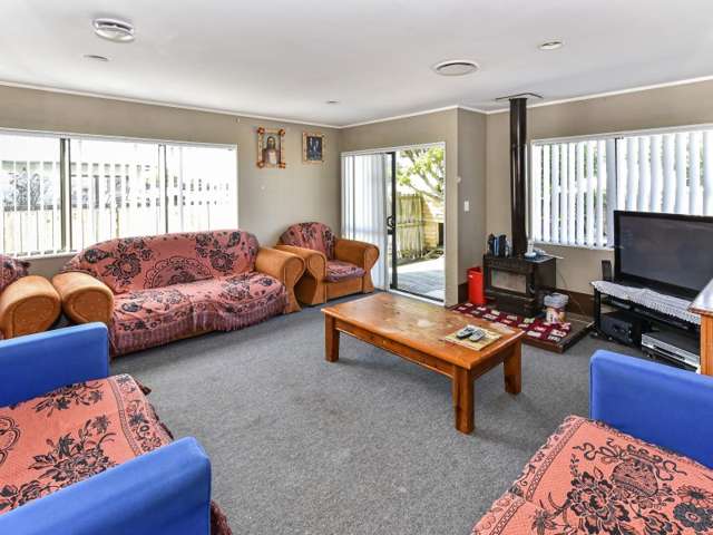 2/10 Templeton Place Clendon Park_1