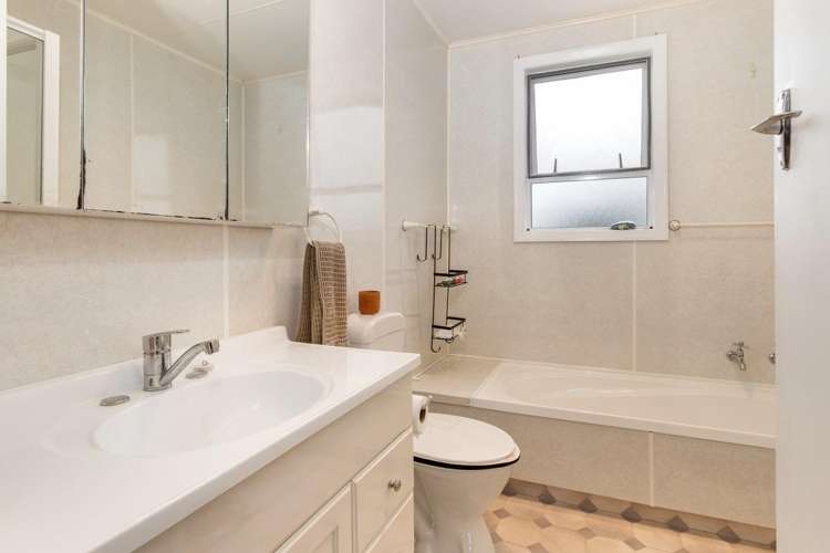 21 Newbourne Cresent Redwoodtown_5